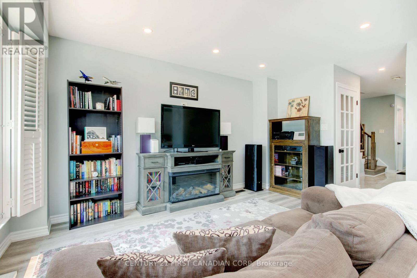 79 NEWBRIDGE CRESCENT - 8