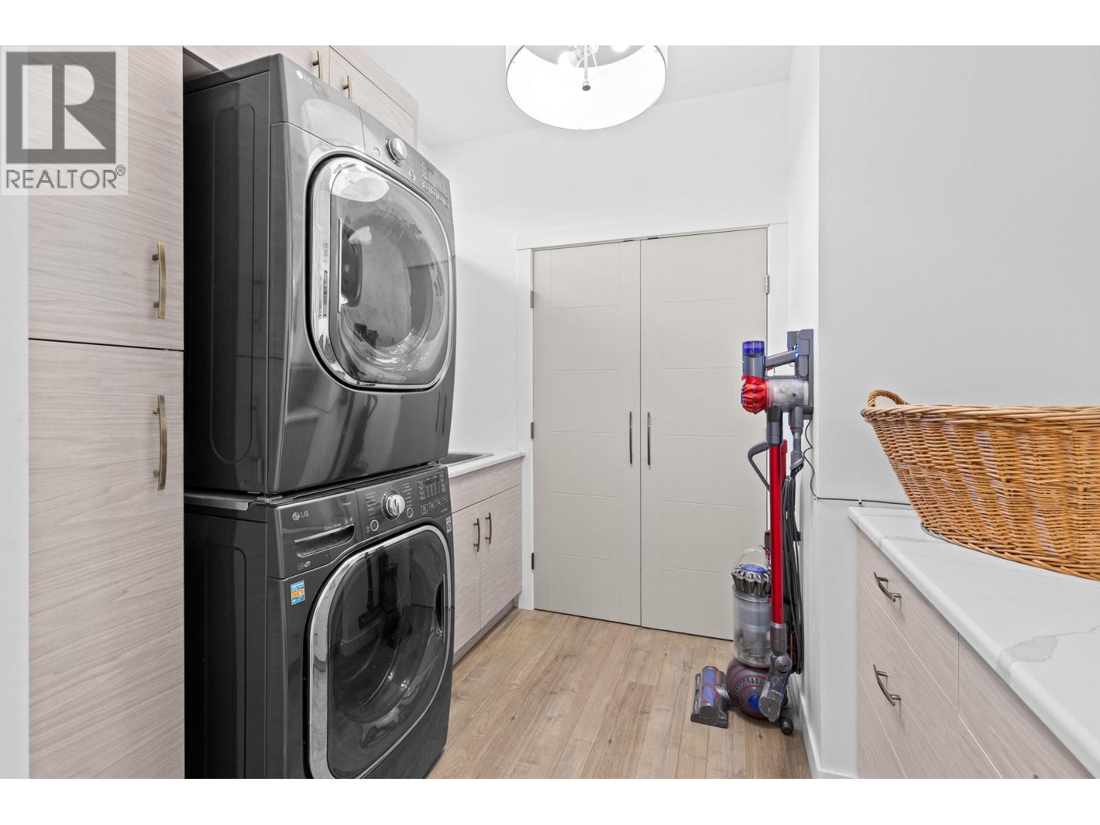 647 Mt Ida Drive - 42