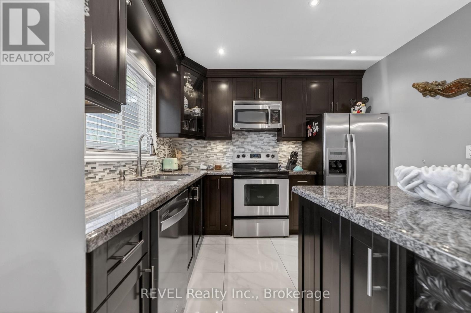 80 DUMFRIES AVENUE - 13