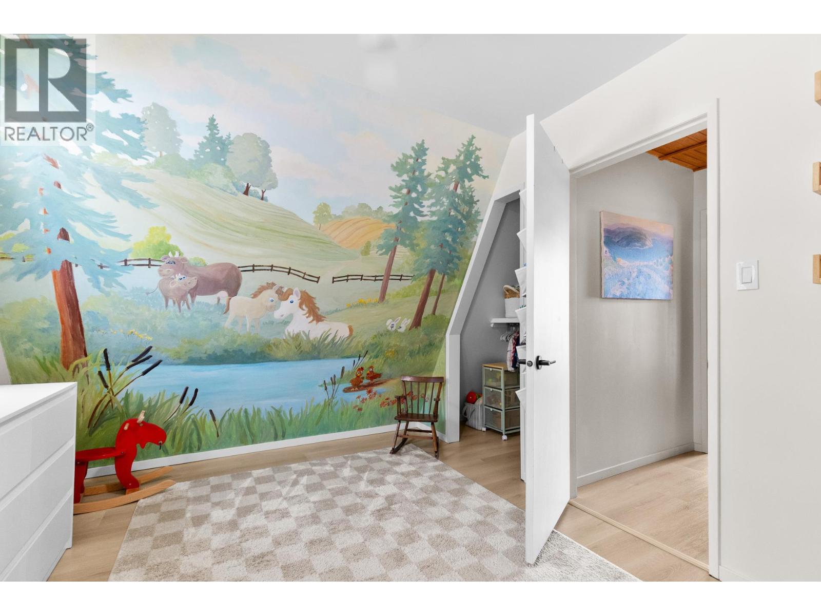 6431 Renfrew Road - 29