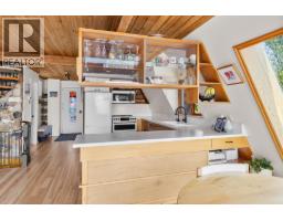 Kitchen - 6431 Renfrew Road, Peachland, BC V0H1X7 Photo 11