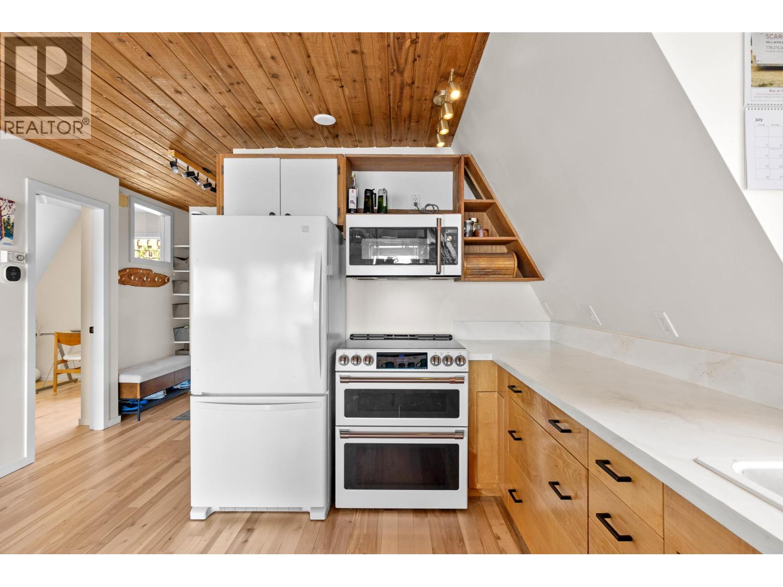 6431 Renfrew Road - 12