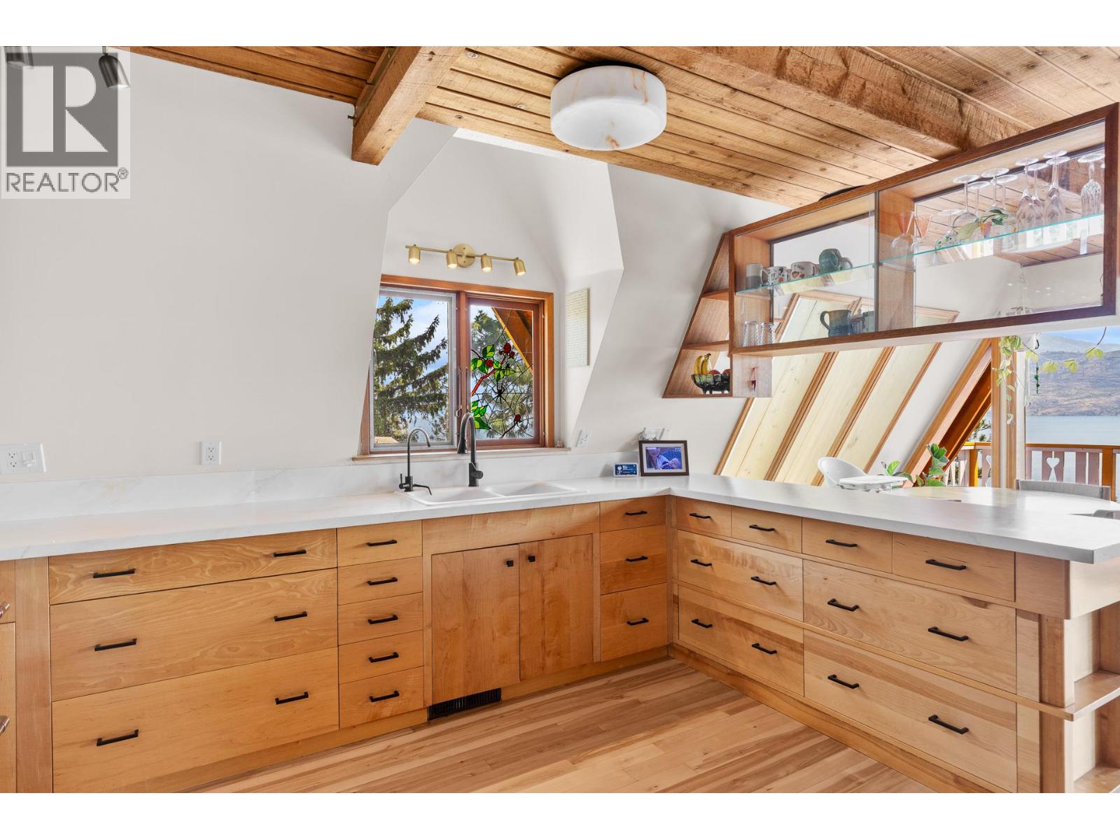6431 Renfrew Road - 13
