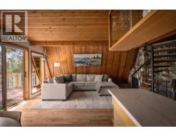 Living room - 6431 Renfrew Road, Peachland, BC V0H1X7 Photo 10