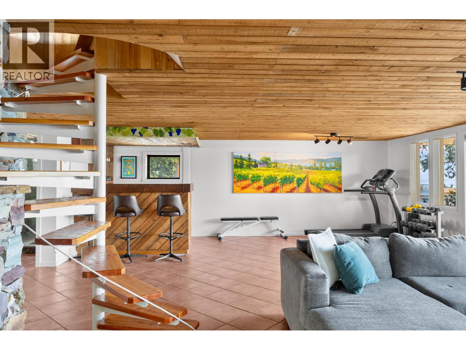 6431 Renfrew Road - 38
