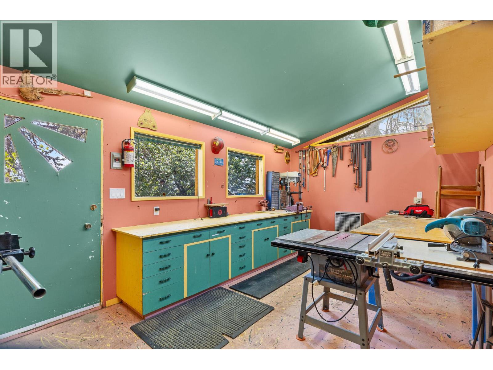 6431 Renfrew Road - 74