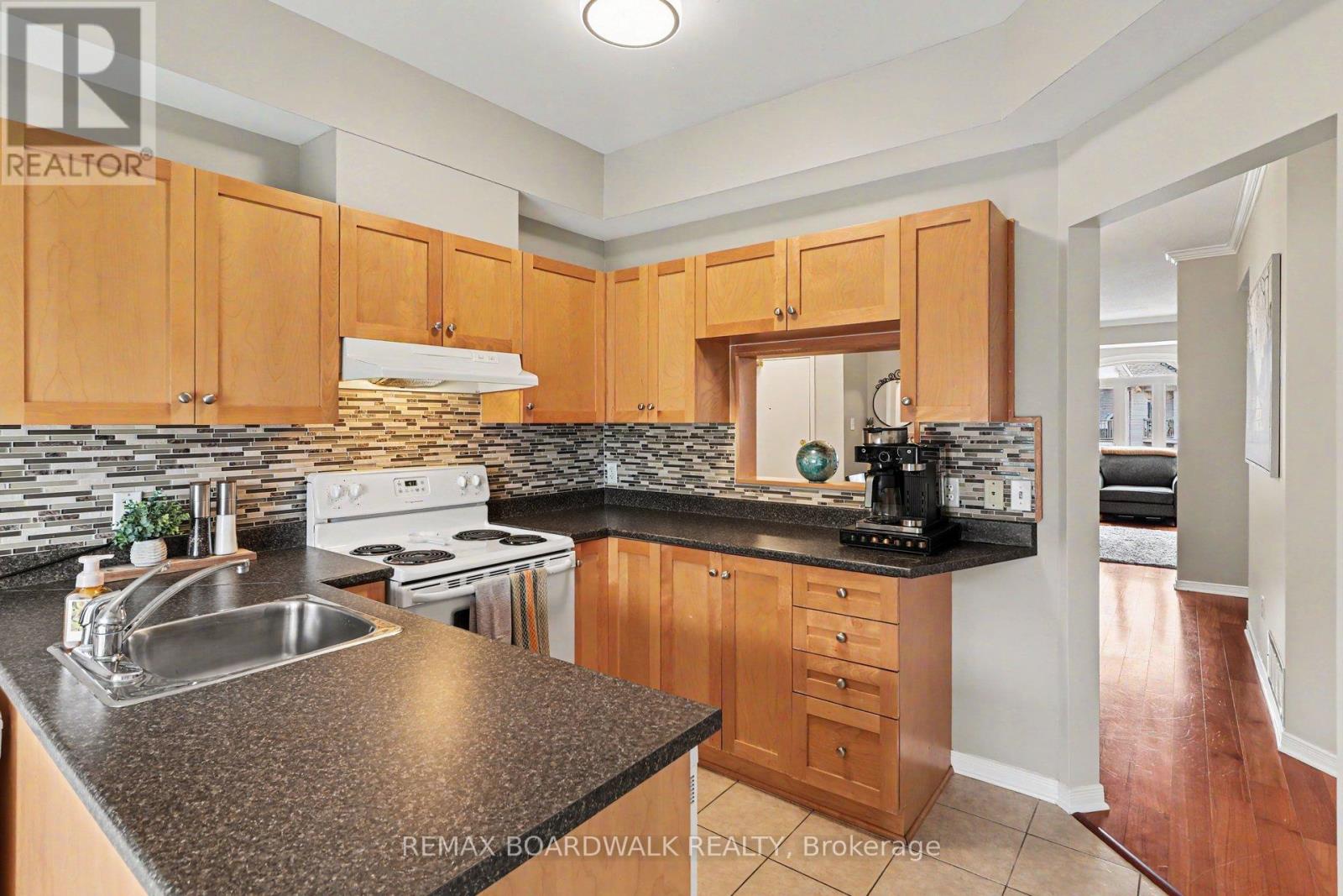 #7 50 BRIARGATE PRIVATE - 15