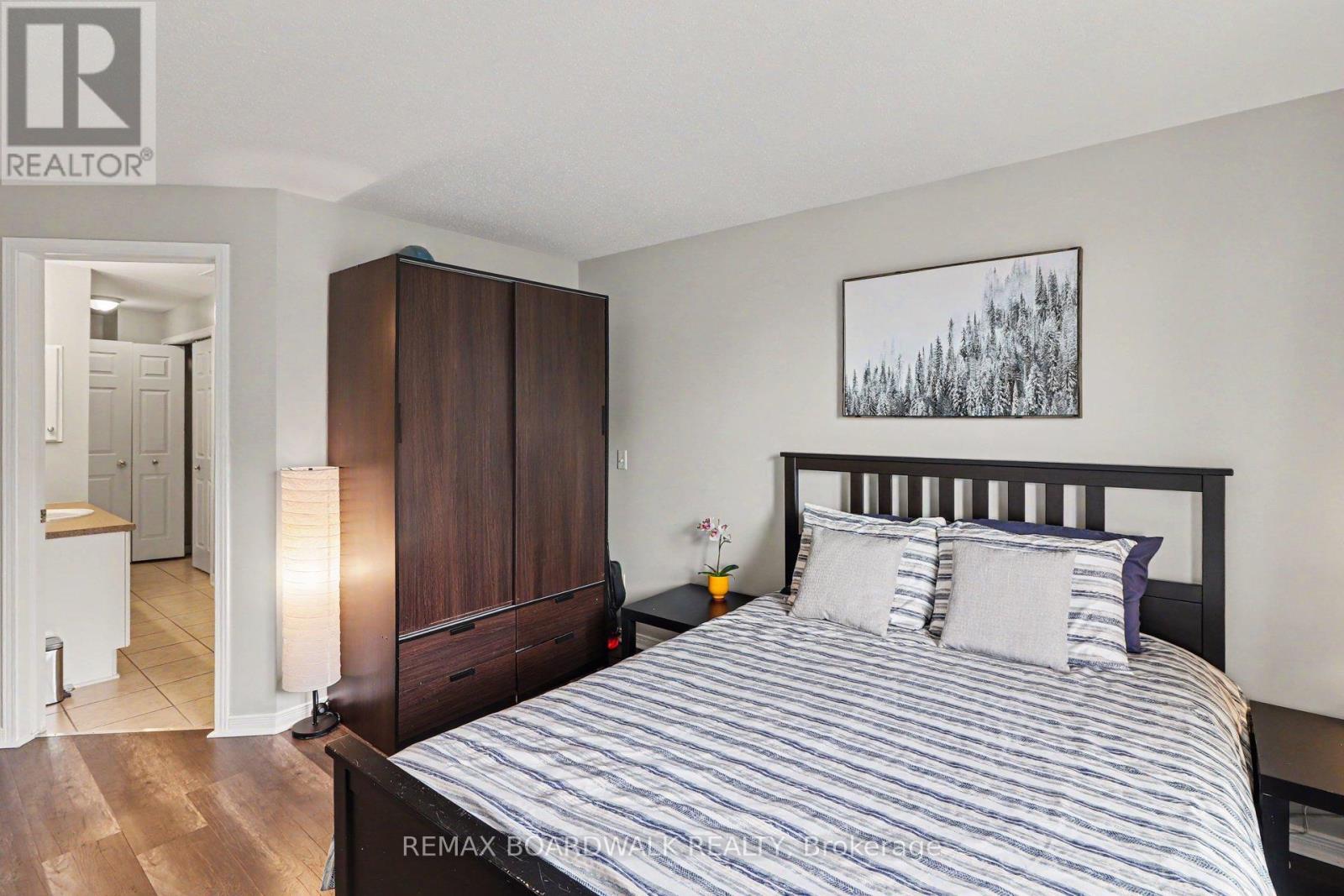 #7 50 BRIARGATE PRIVATE - 22