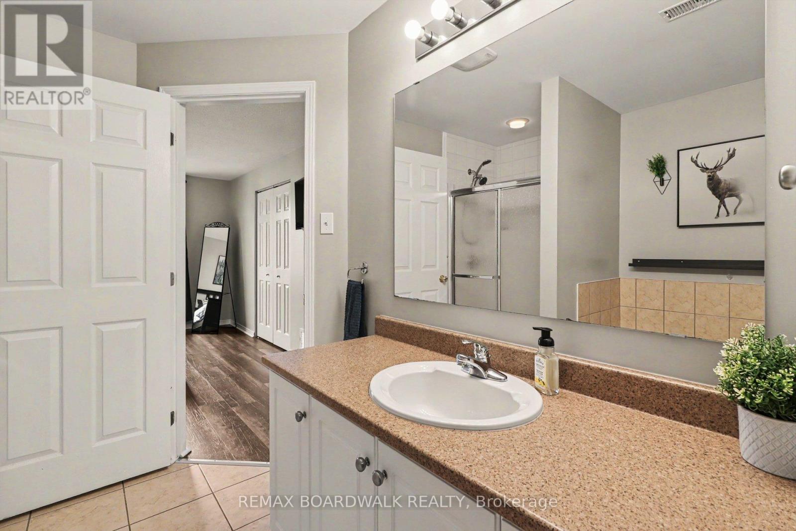 #7 50 BRIARGATE PRIVATE - 24