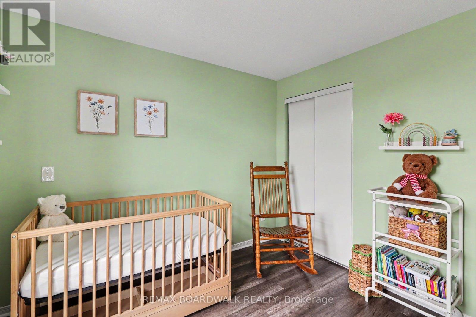 #7 50 BRIARGATE PRIVATE - 28