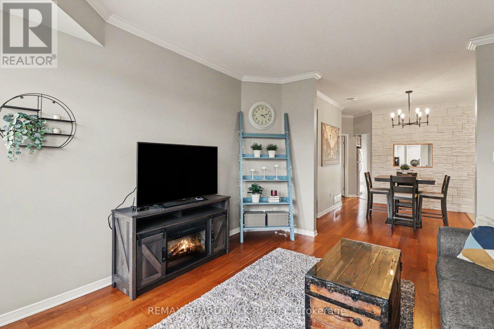 #7 50 BRIARGATE PRIVATE - 8