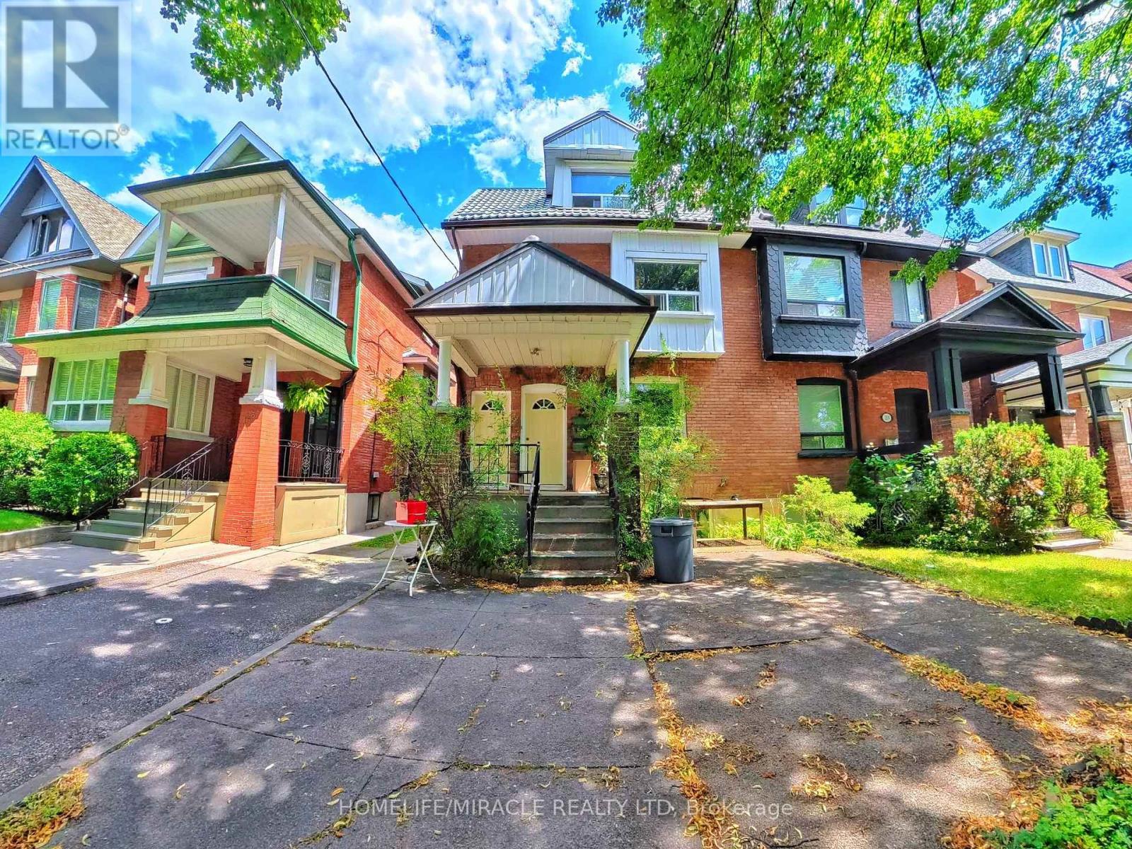 121 MEDLAND STREET - 1