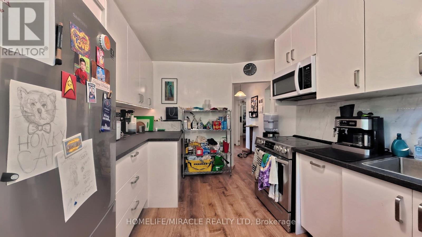 121 MEDLAND STREET - 10