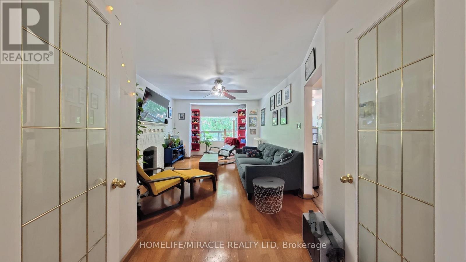 121 MEDLAND STREET - 11
