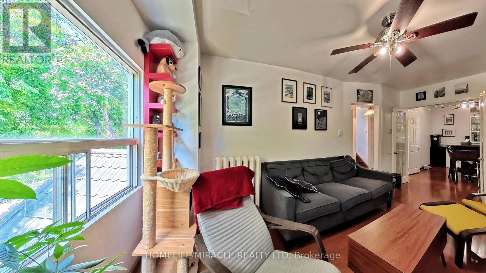 121 MEDLAND STREET - 15