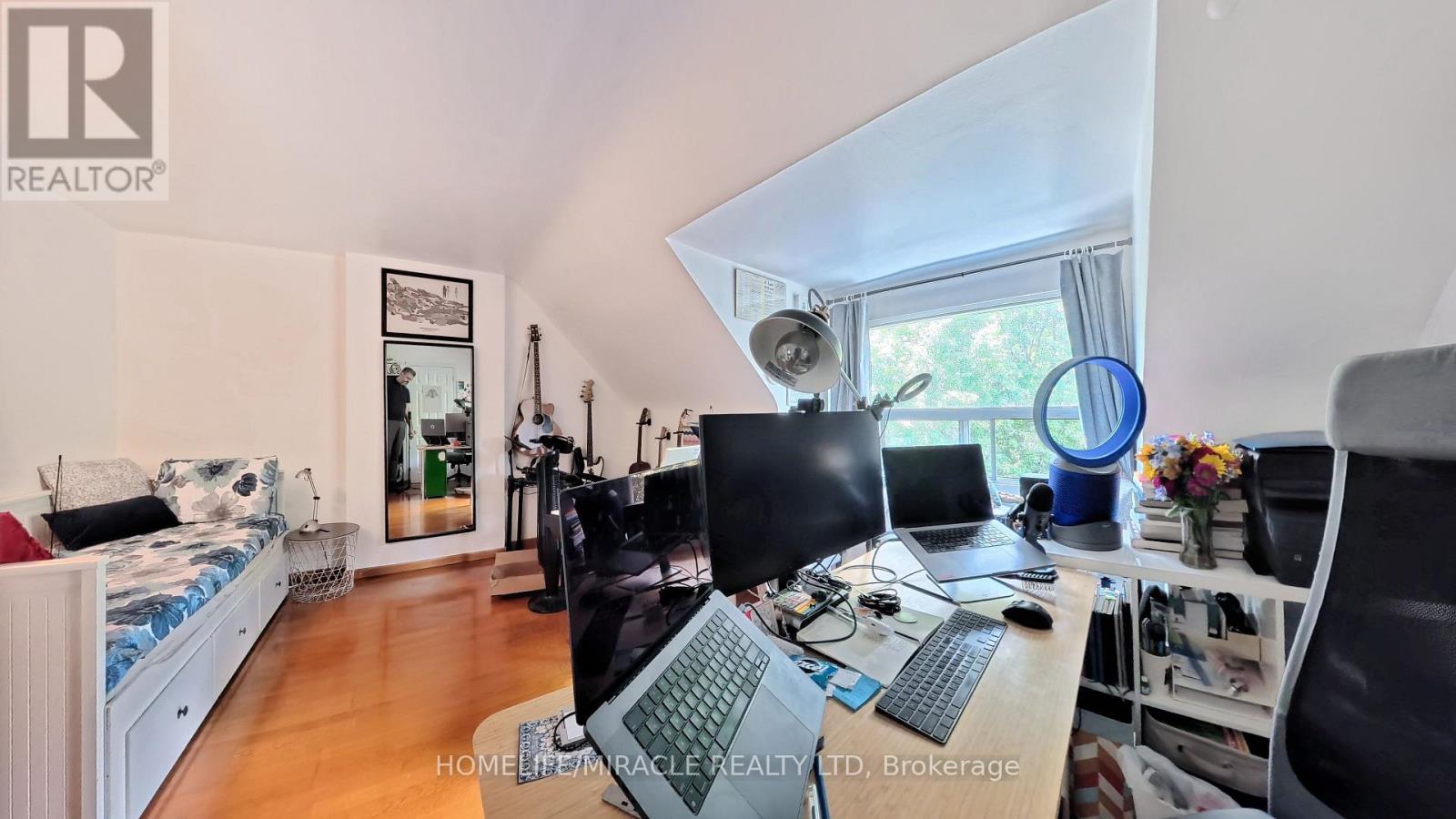 121 MEDLAND STREET - Image 20