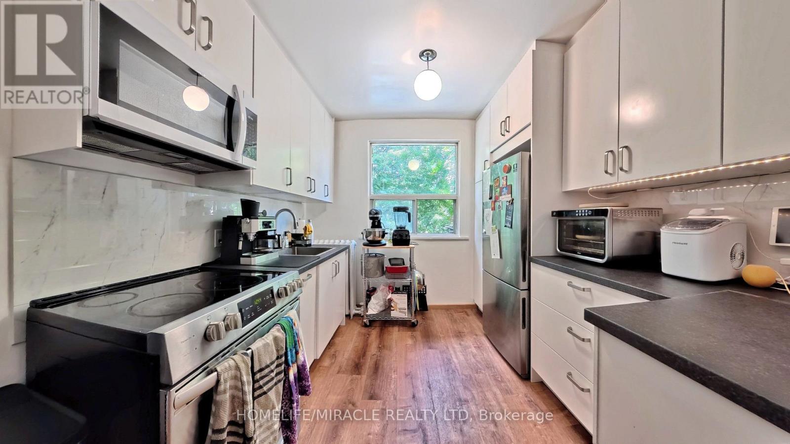 121 MEDLAND STREET - 8