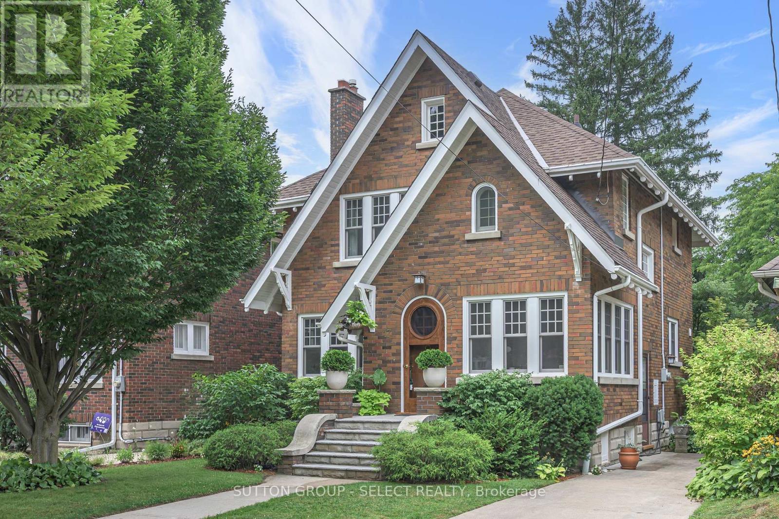 17 WILLINGDON AVENUE - 1