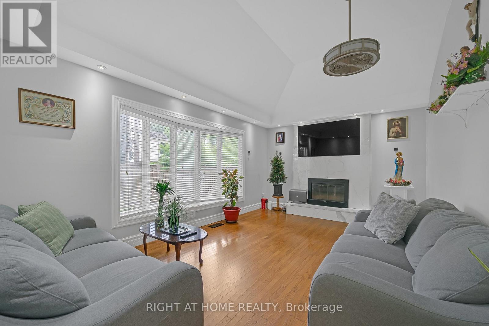 2573 OSHKIN COURT - 21