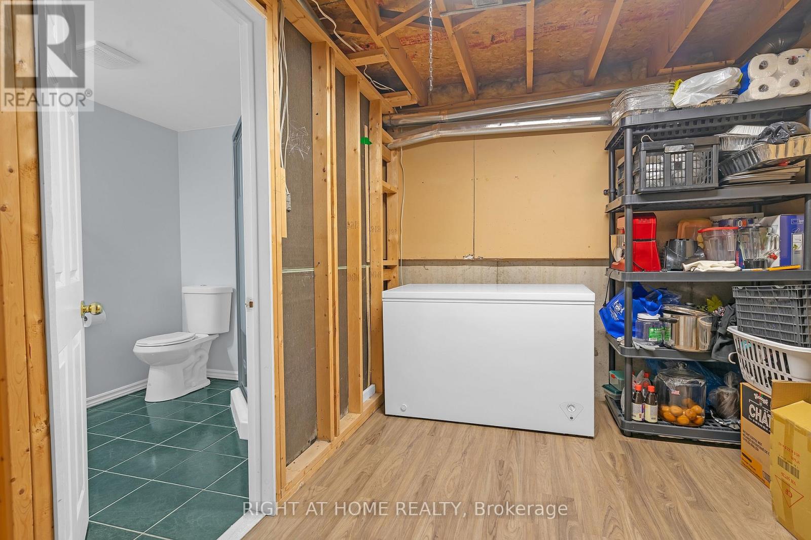 2573 OSHKIN COURT - 36