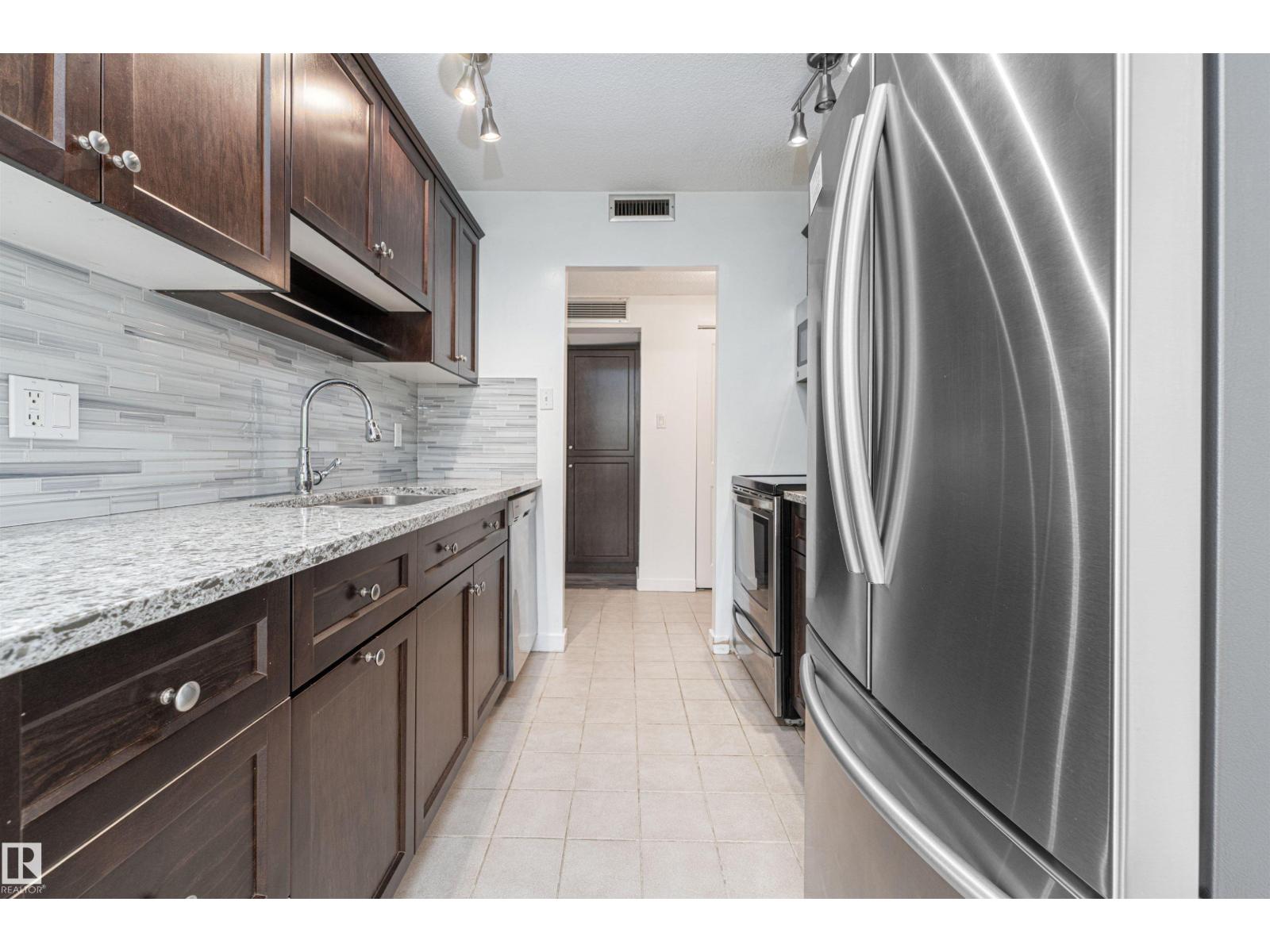 #302 10160 115 ST NW - Image 24