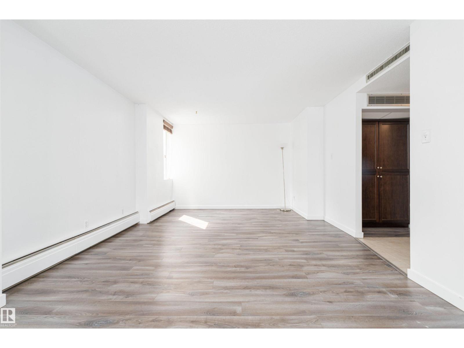 #302 10160 115 ST NW - 25