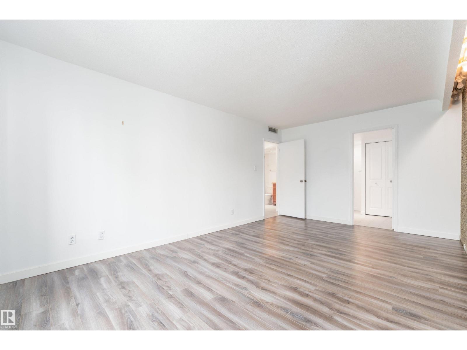 #302 10160 115 ST NW - 28