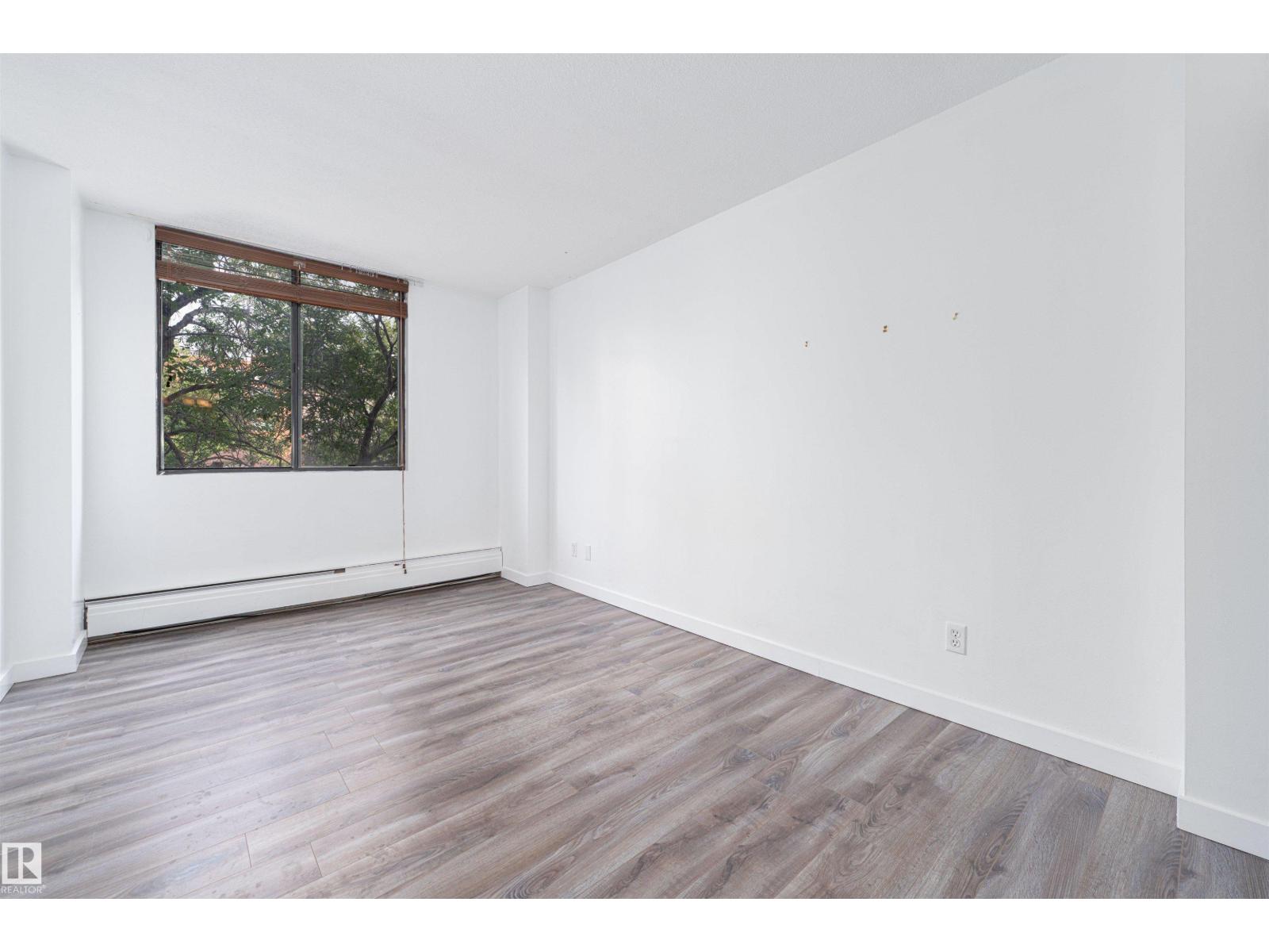 #302 10160 115 ST NW - 35