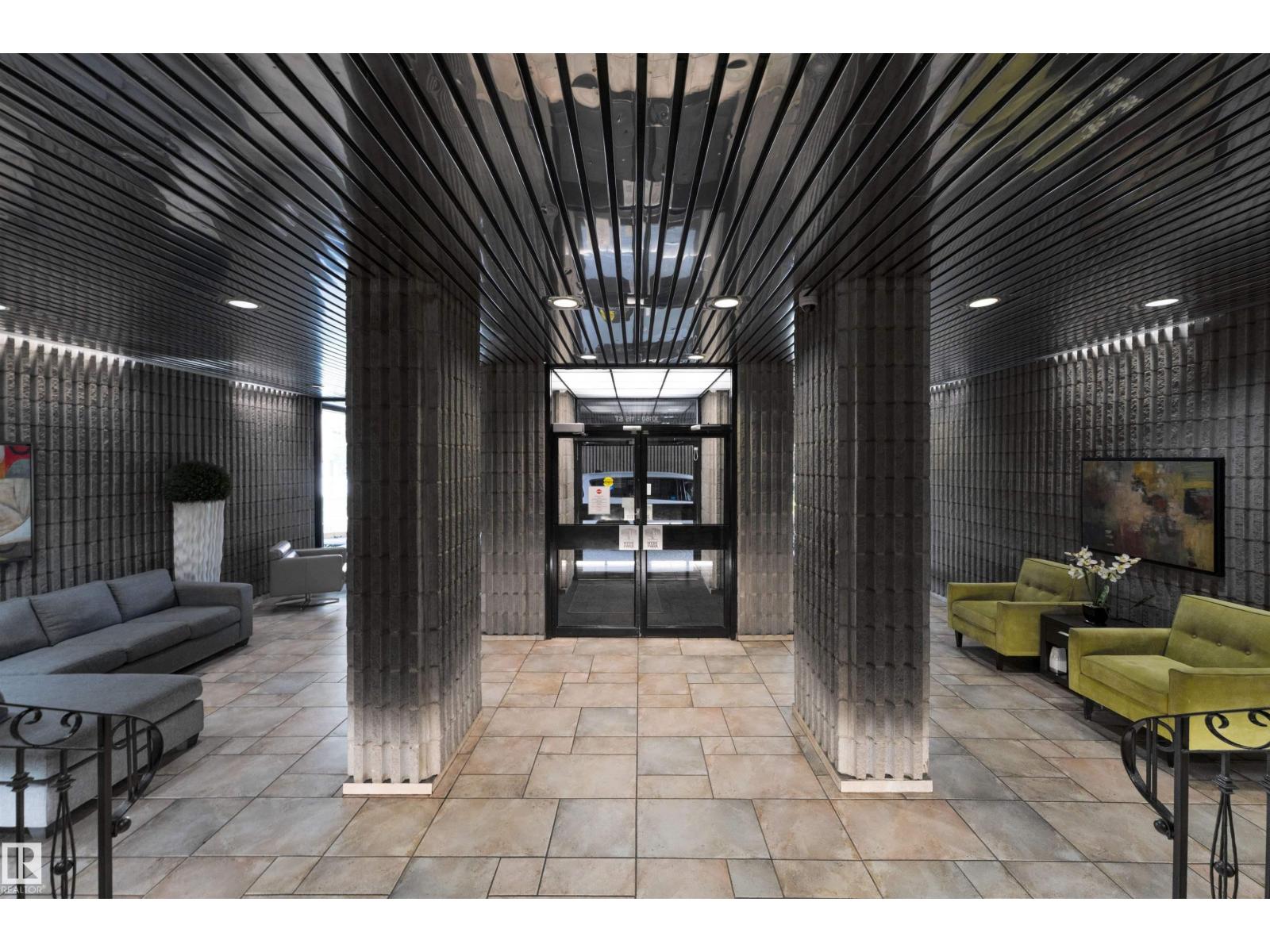 #302 10160 115 ST NW - 7