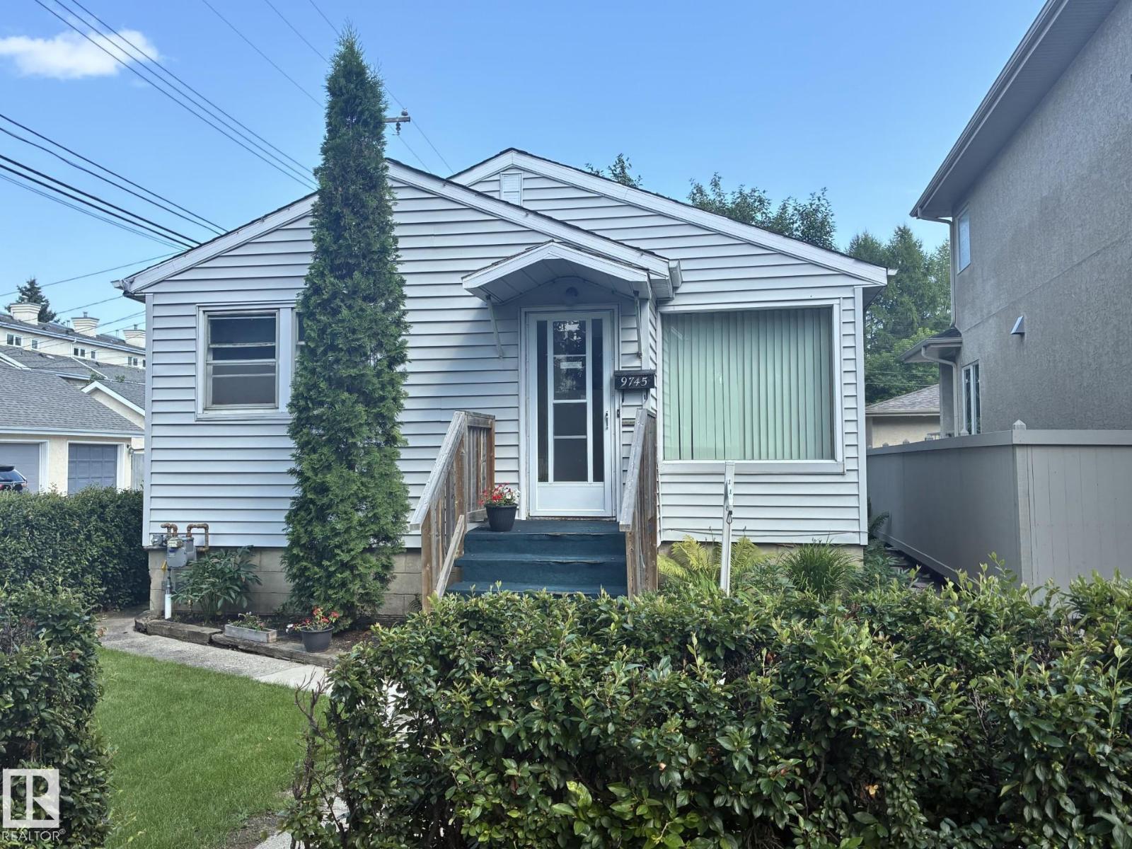 9745 94 ST NW, Cloverdale, Edmonton photo 1