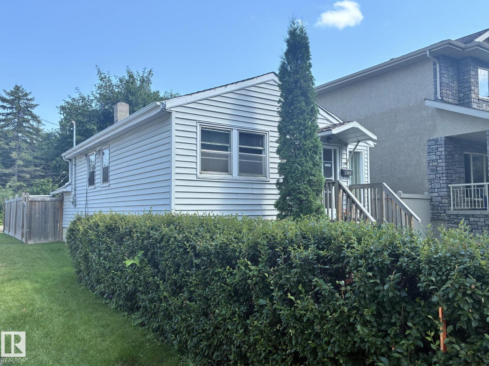 9745 94 ST NW, Cloverdale, Edmonton photo 2