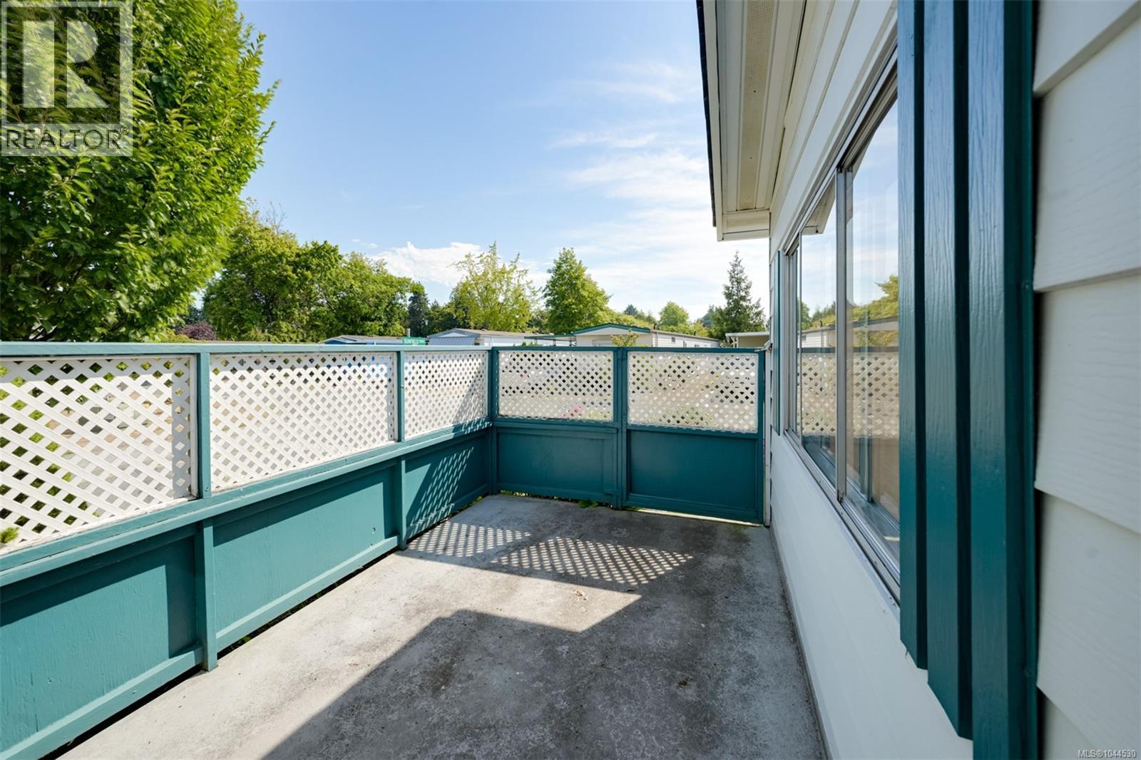 9362 Village Way, Sidney