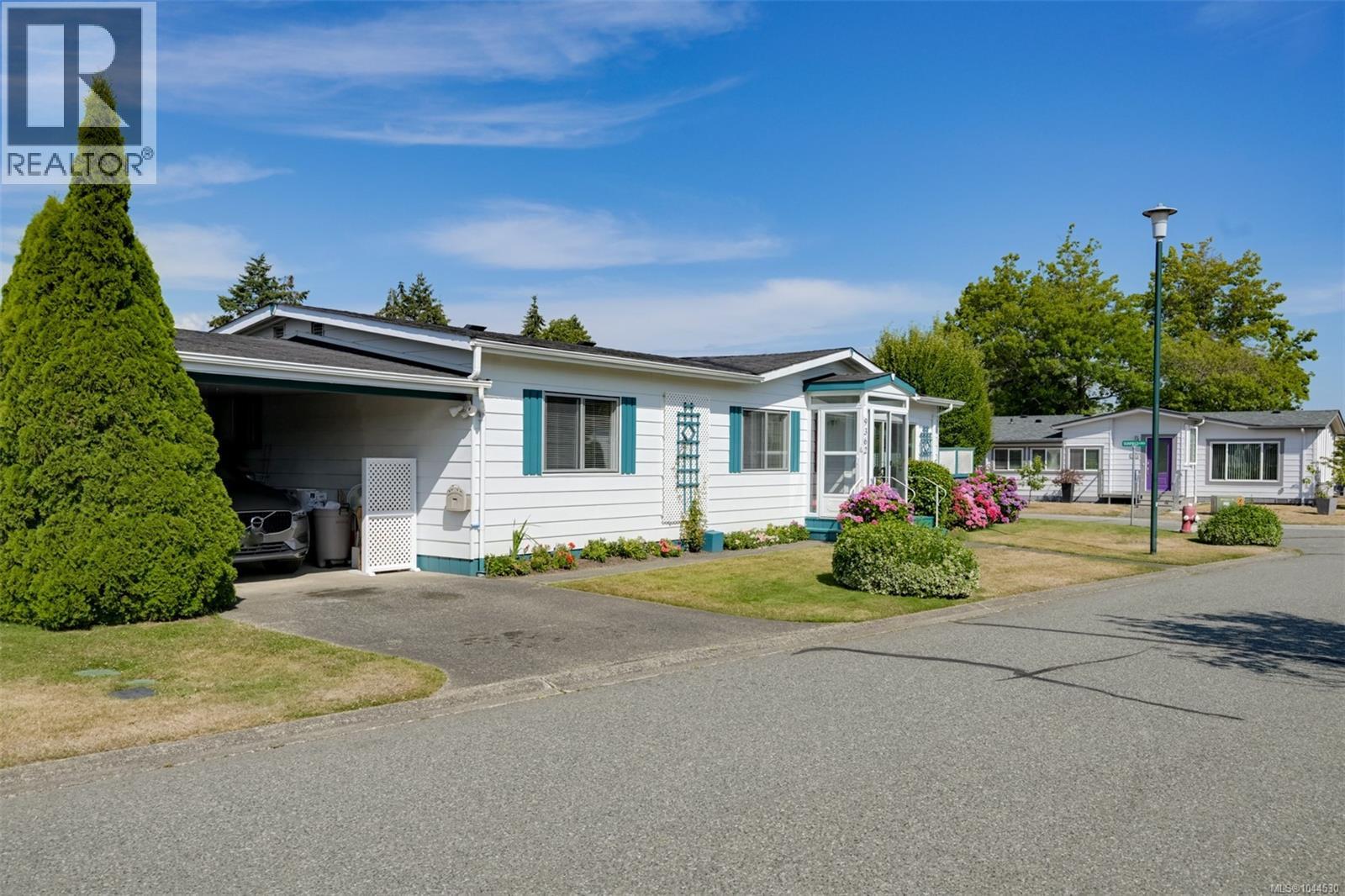 9362 Village Way, Sidney