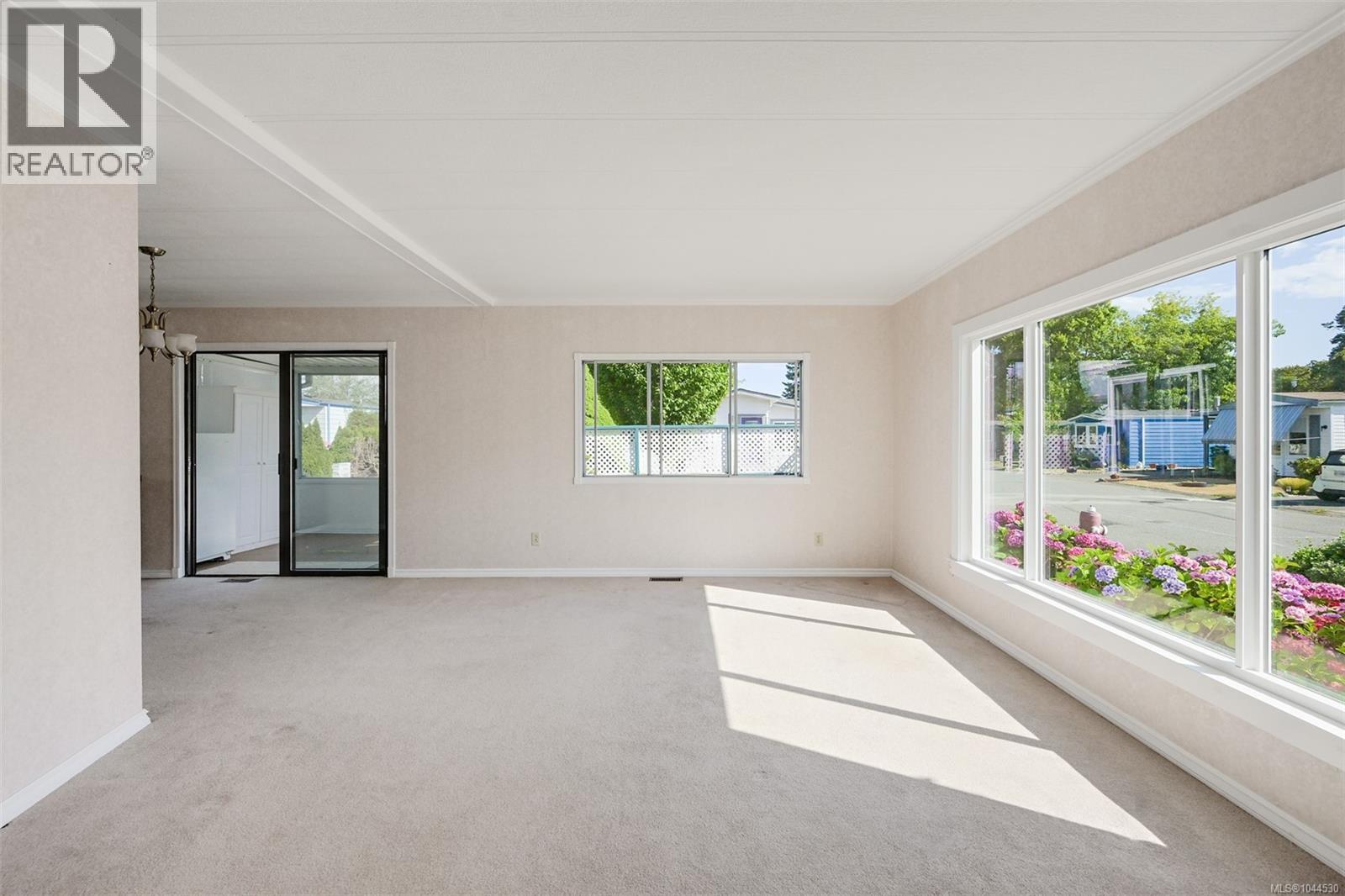 9362 Village Way, Sidney