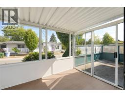 Kitchen - 9362 Village Way, Sidney, BC V8L4N8 Photo 9