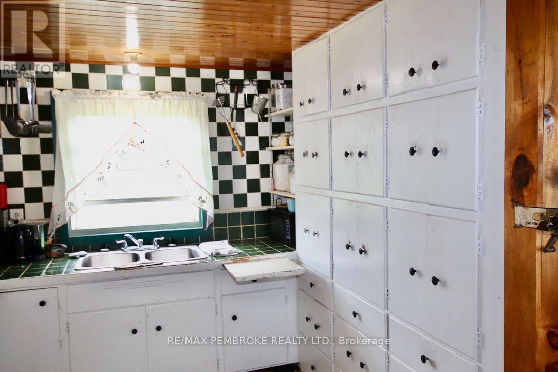 827 B LINE ROAD - 11