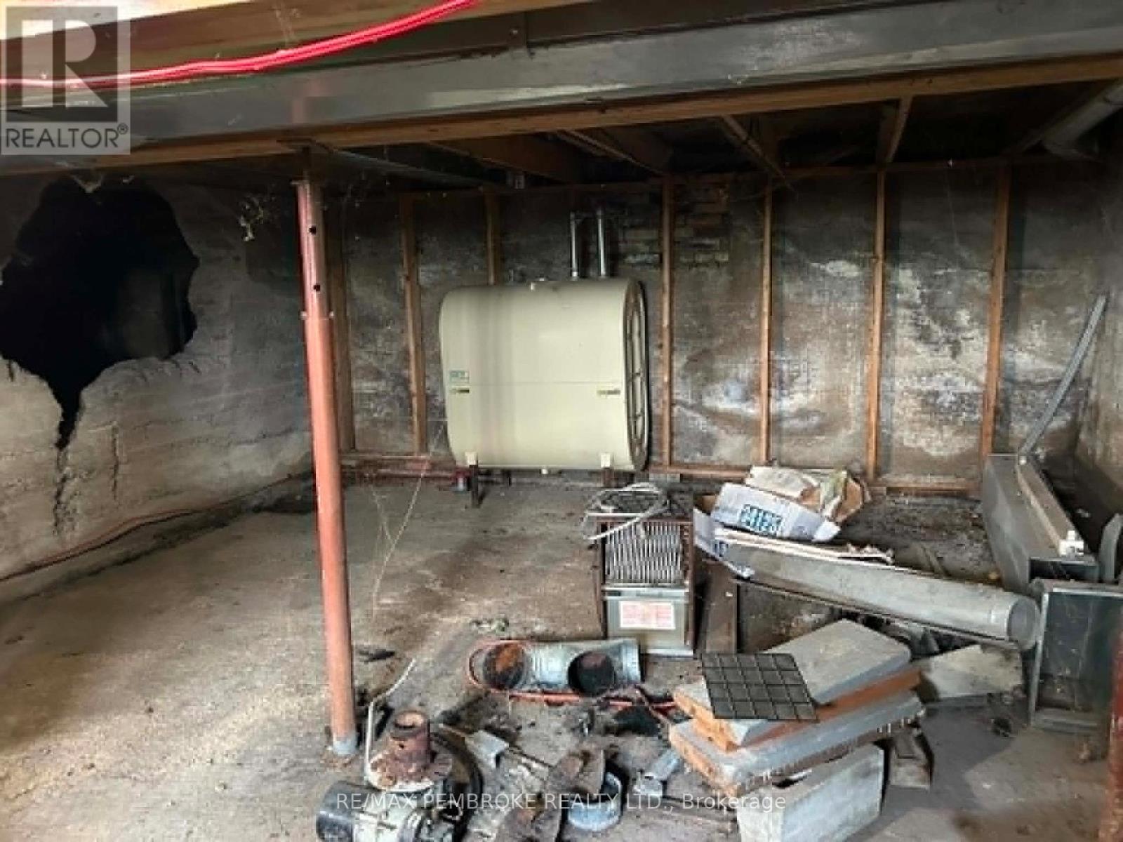 827 B LINE ROAD - Image 31