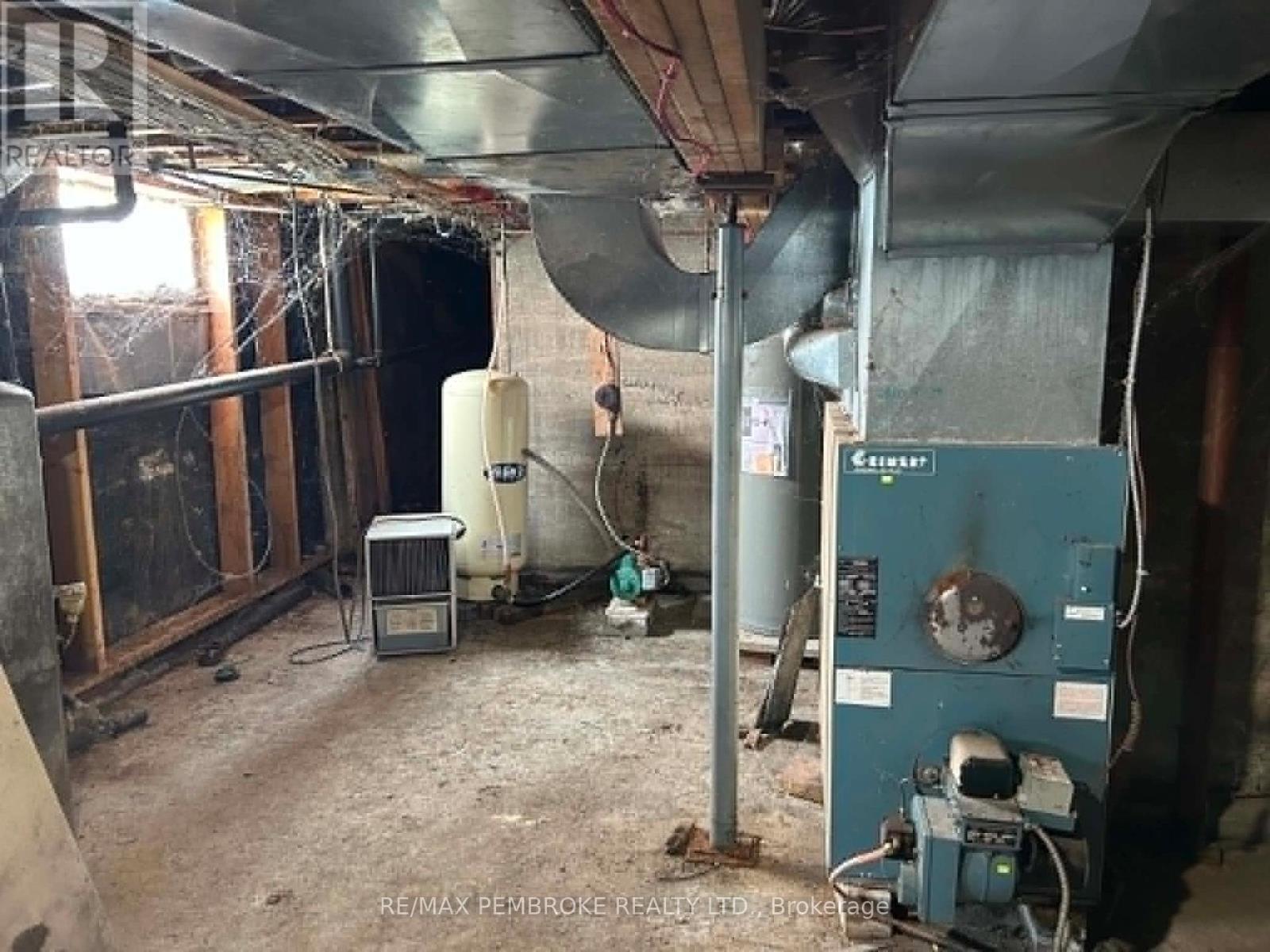 827 B LINE ROAD - Image 32