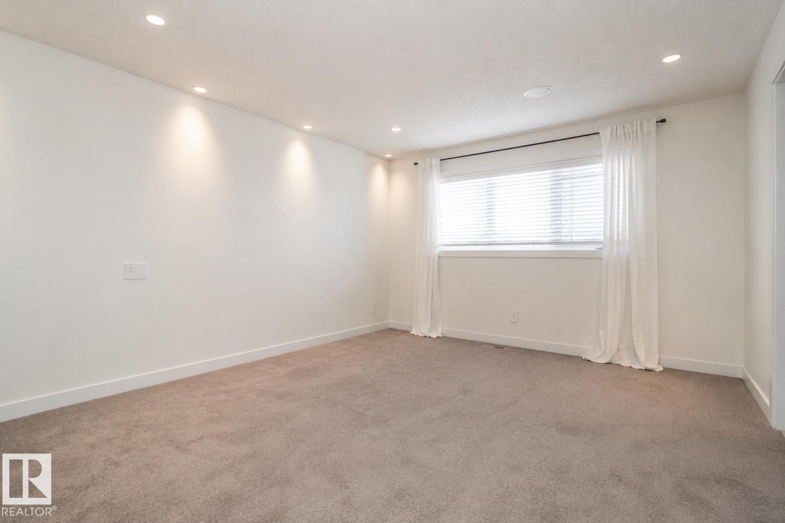 8916 217 ST NW - 22