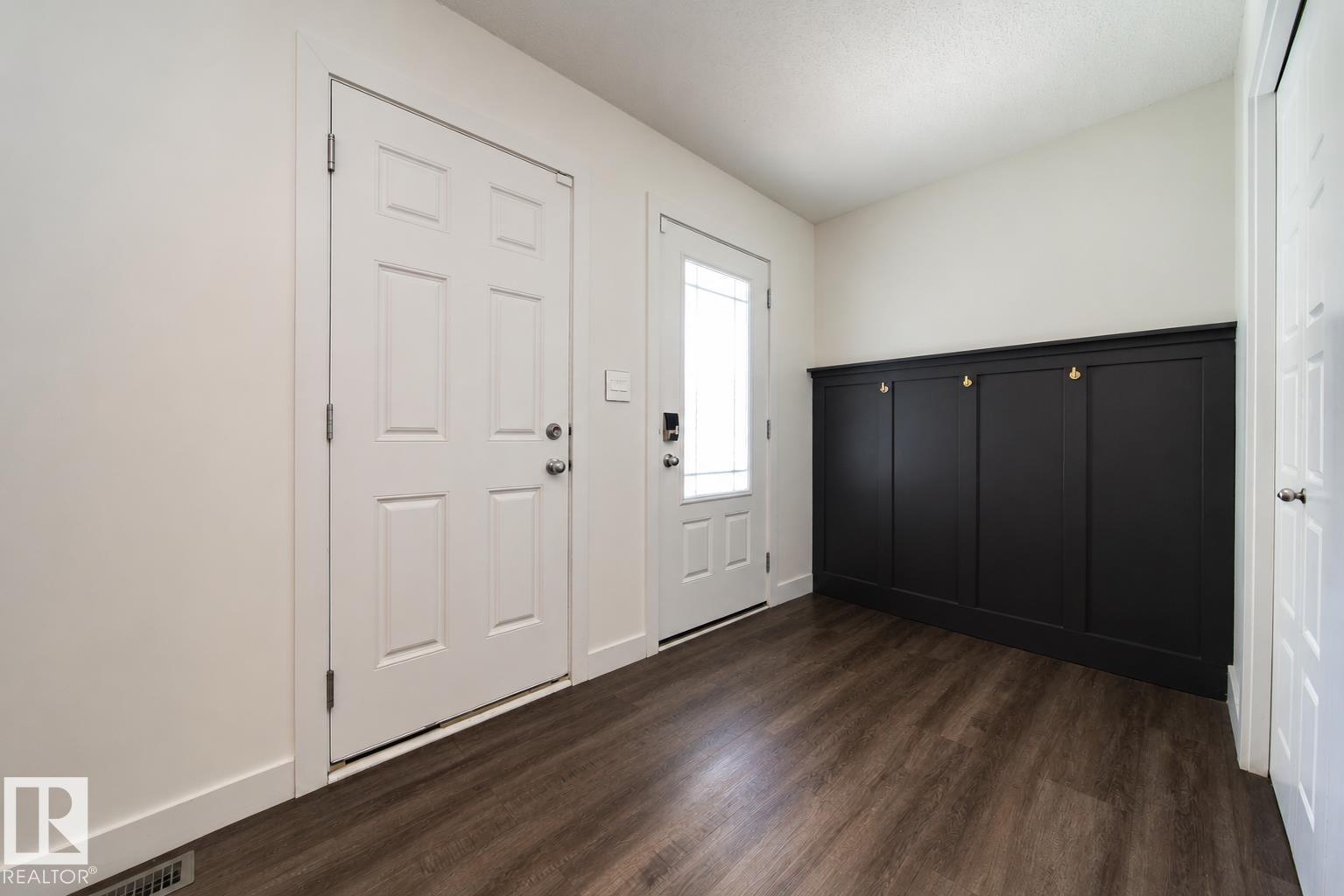 8916 217 ST NW, Rosenthal (Edmonton), Edmonton photo 3