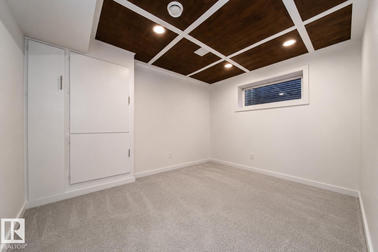 8916 217 ST NW - 45