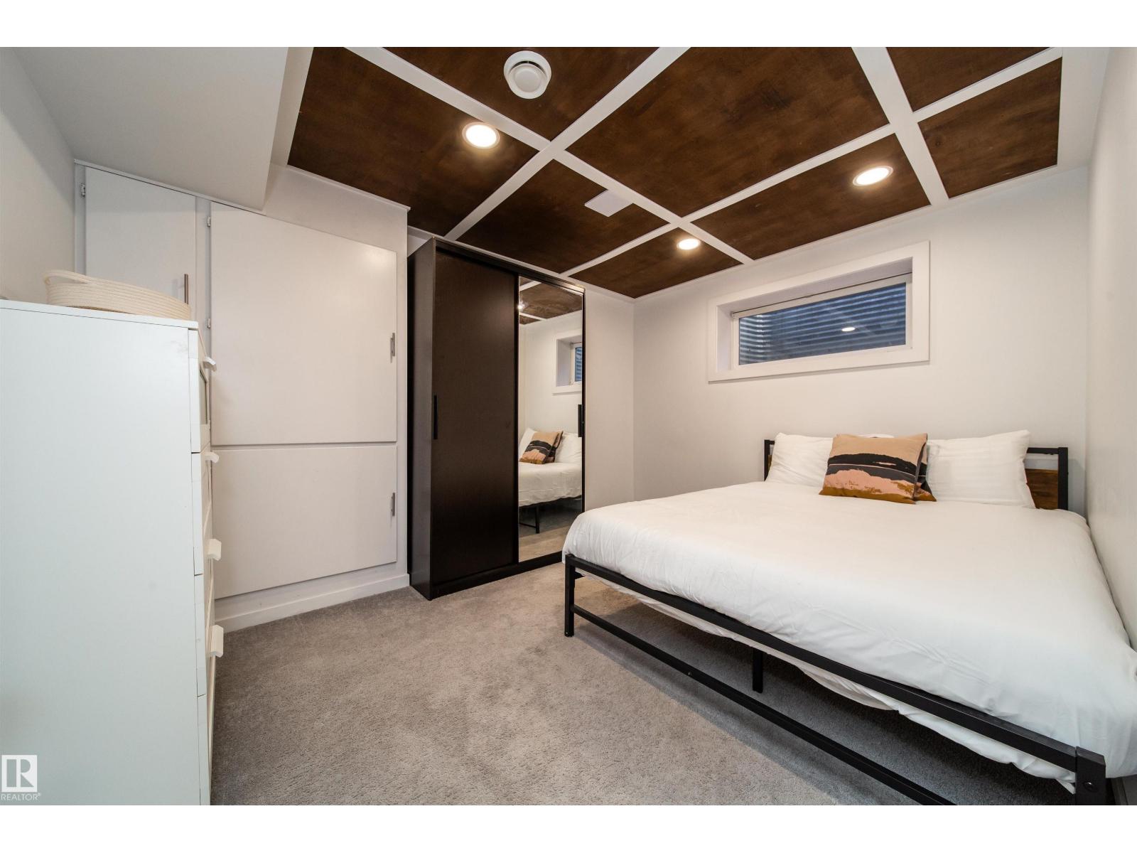 8916 217 ST NW - 37