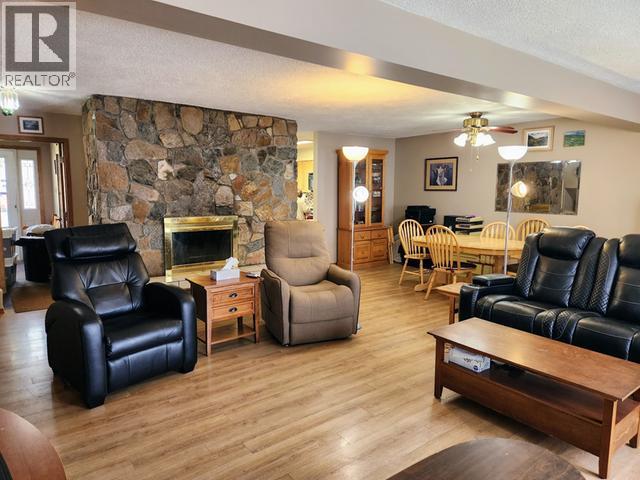 242 DAWSON DRIVE - 11