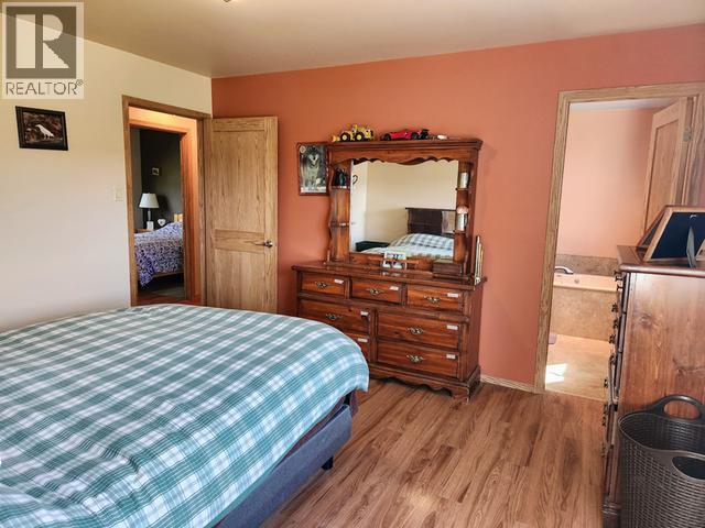 242 DAWSON DRIVE - 22