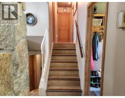 242 Dawson Drive, Faro, YT Y0B1K0 Photo 17