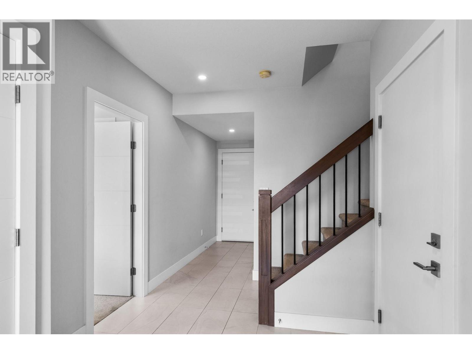 2562 Crown Crest Drive - 38