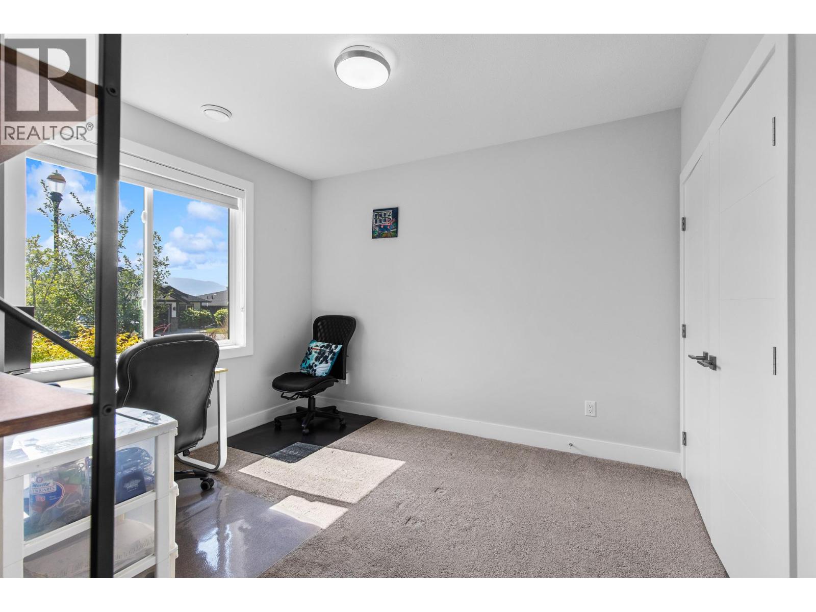 2562 Crown Crest Drive - 39