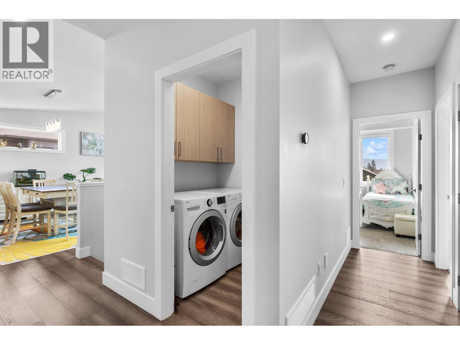 2562 Crown Crest Drive - 23
