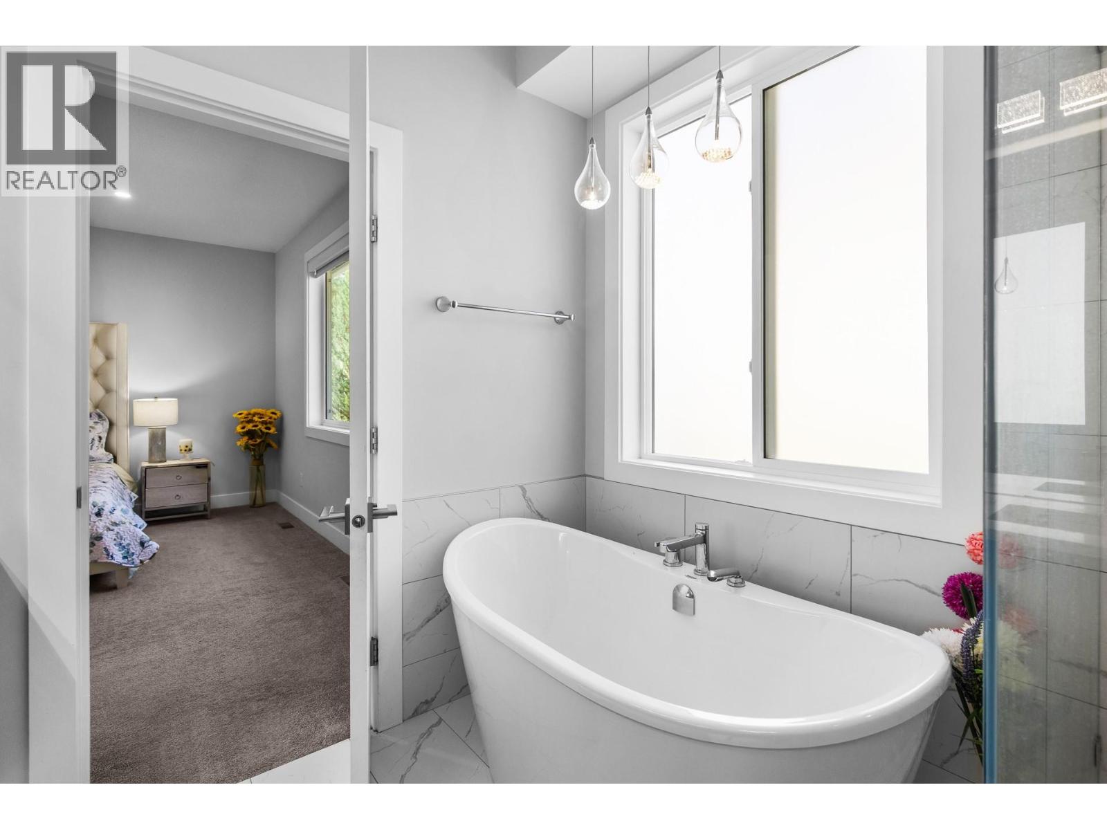 2562 Crown Crest Drive - 30