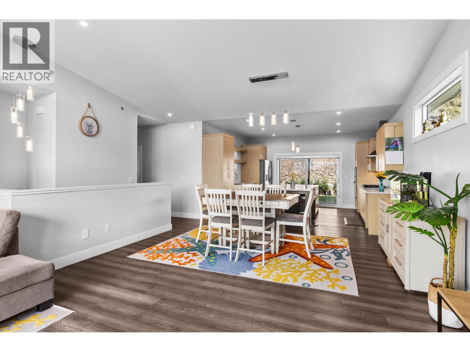 2562 Crown Crest Drive - 6